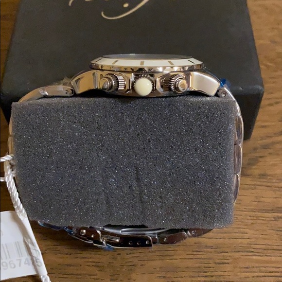 Watch - Picture 3 of 6